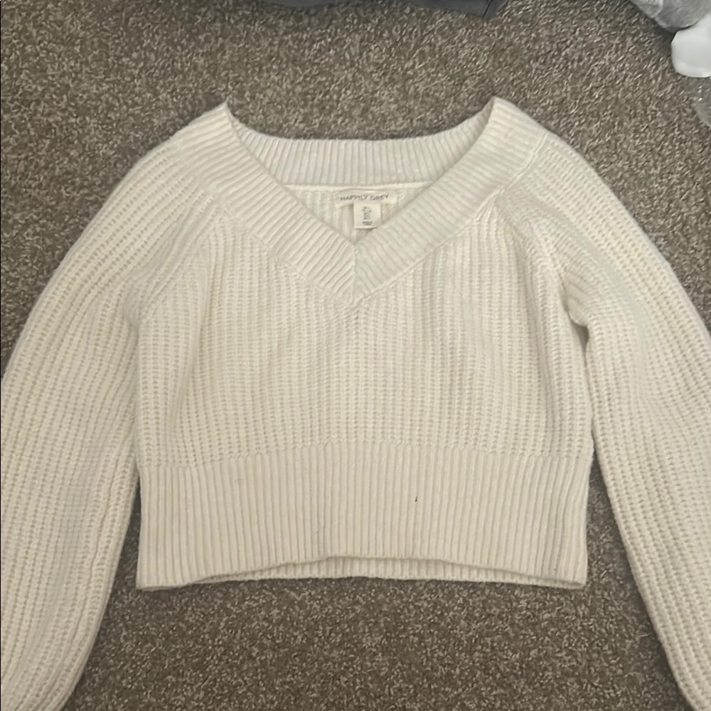 Cozy White V-Neck Cropped Sweater